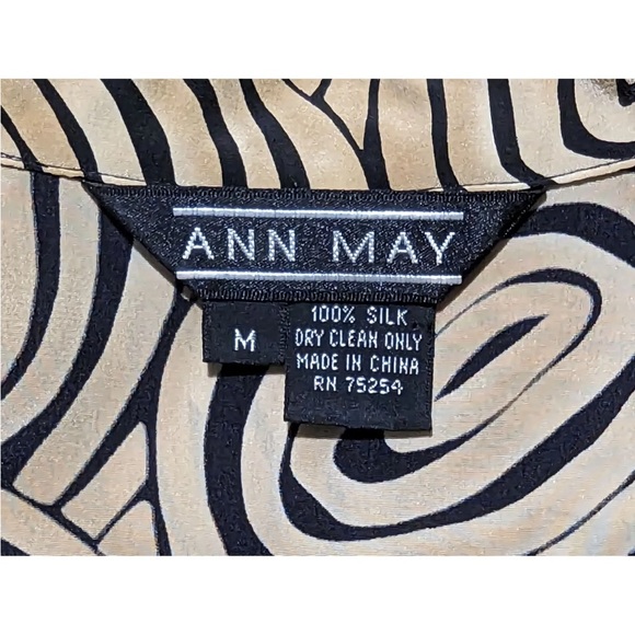 Vintage Silk bouse with lively swirly graphics - Picture 7 of 7